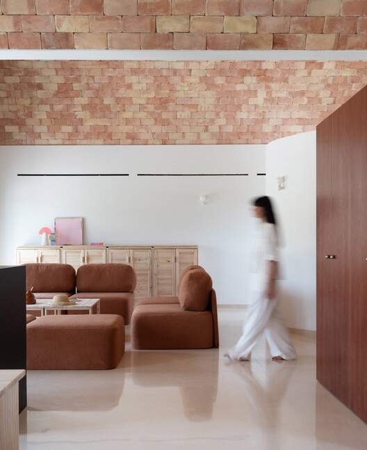 Casa Vereda / L'Aura Ortín Architecture for Happiness Casa Vereda / L'Aura Ortín Architecture for Happiness - Interior Photography, Living Room, Brick, Chair