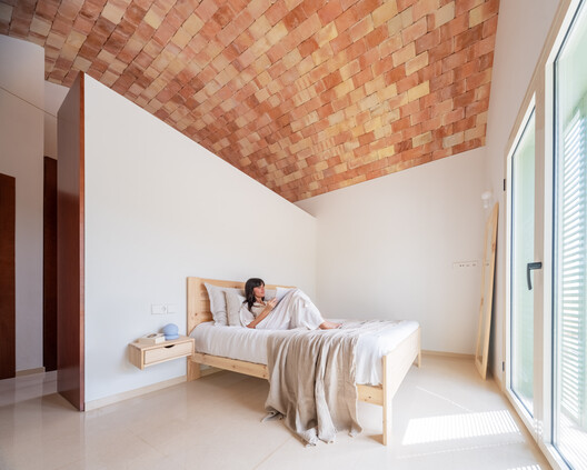 Casa Vereda / L'Aura Ortín Architecture for Happiness Casa Vereda / L'Aura Ortín Architecture for Happiness - Interior Photography, Bedroom, Wood, Bed