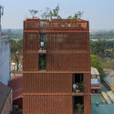 Climate, Density, and Spatial Layers: 18 Houses Shaping Contemporary Vietnamese Architecture - Image 1 of 4