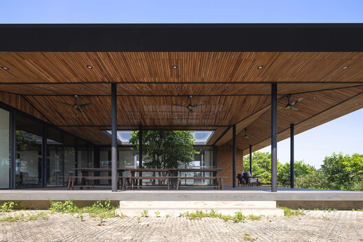 Climate, Density, and Spatial Layers: 18 Houses Shaping Contemporary Vietnamese Architecture - Image 7 of 19