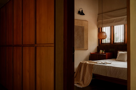 Bare Brick House / Yuuga Design Collective Bare Brick House / Yuuga Design Collective - Interior Photography, Wood, Bedroom, Lighting, Bed