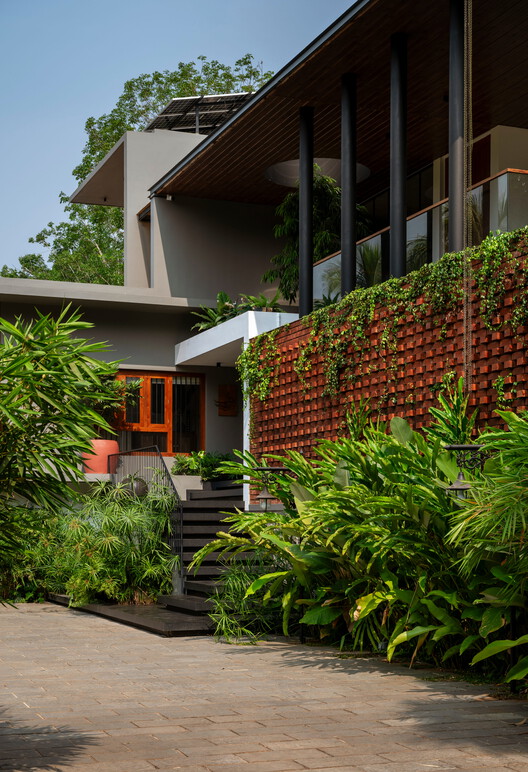 Bare Brick House / Yuuga Design Collective Bare Brick House / Yuuga Design Collective - Image 3 of 27