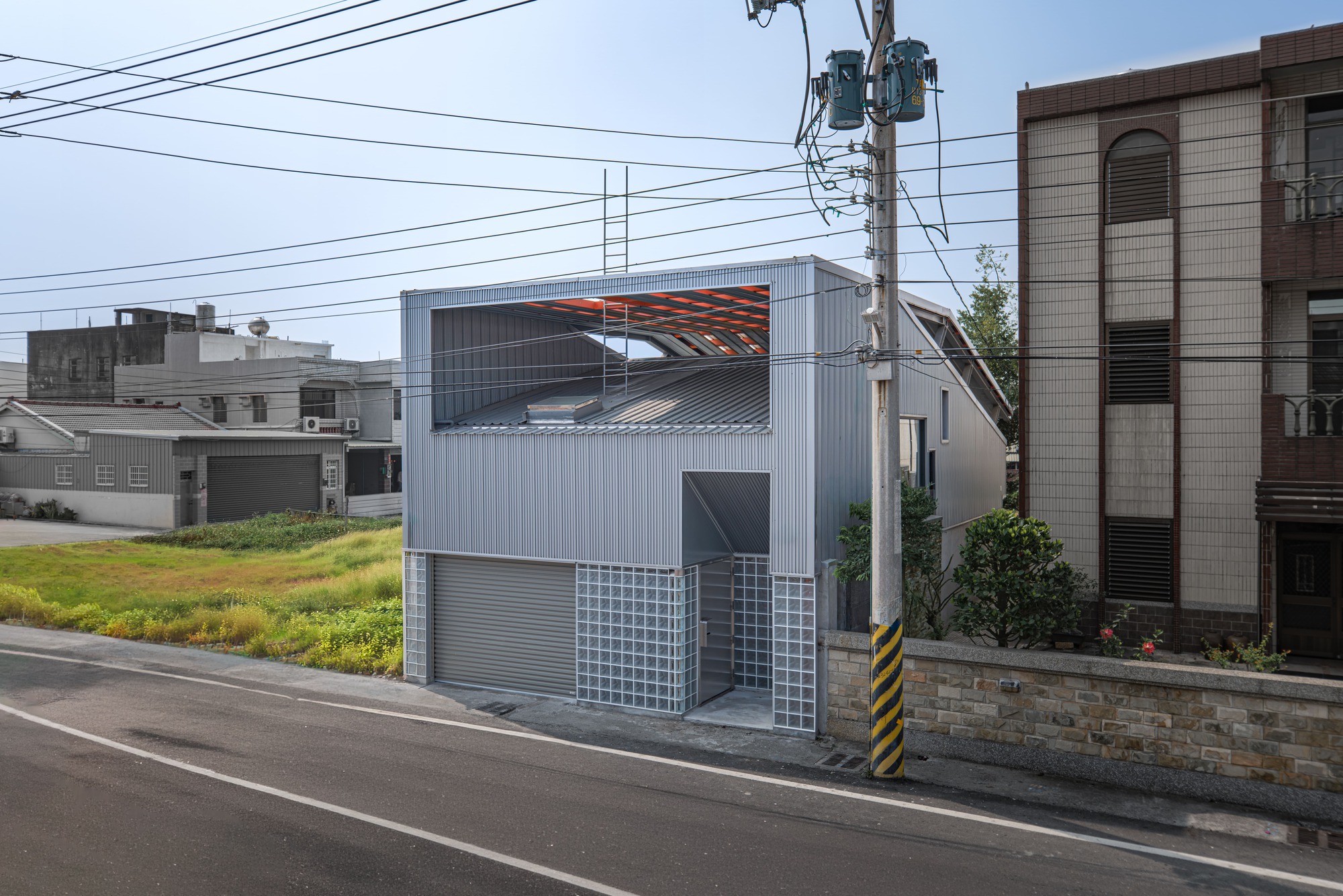 Gallery of Skin of Skin House / CANs architecture studio - 7