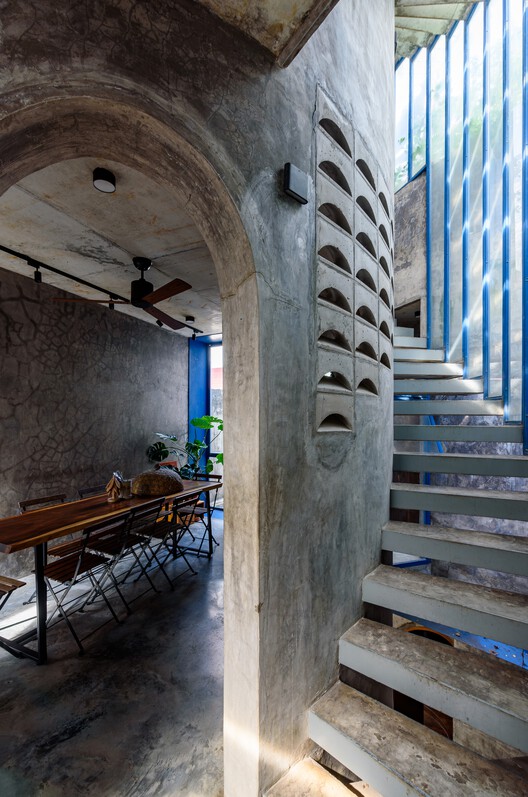 Casa Bifamiliar / Khuon Studio - Imagen 17 de 28