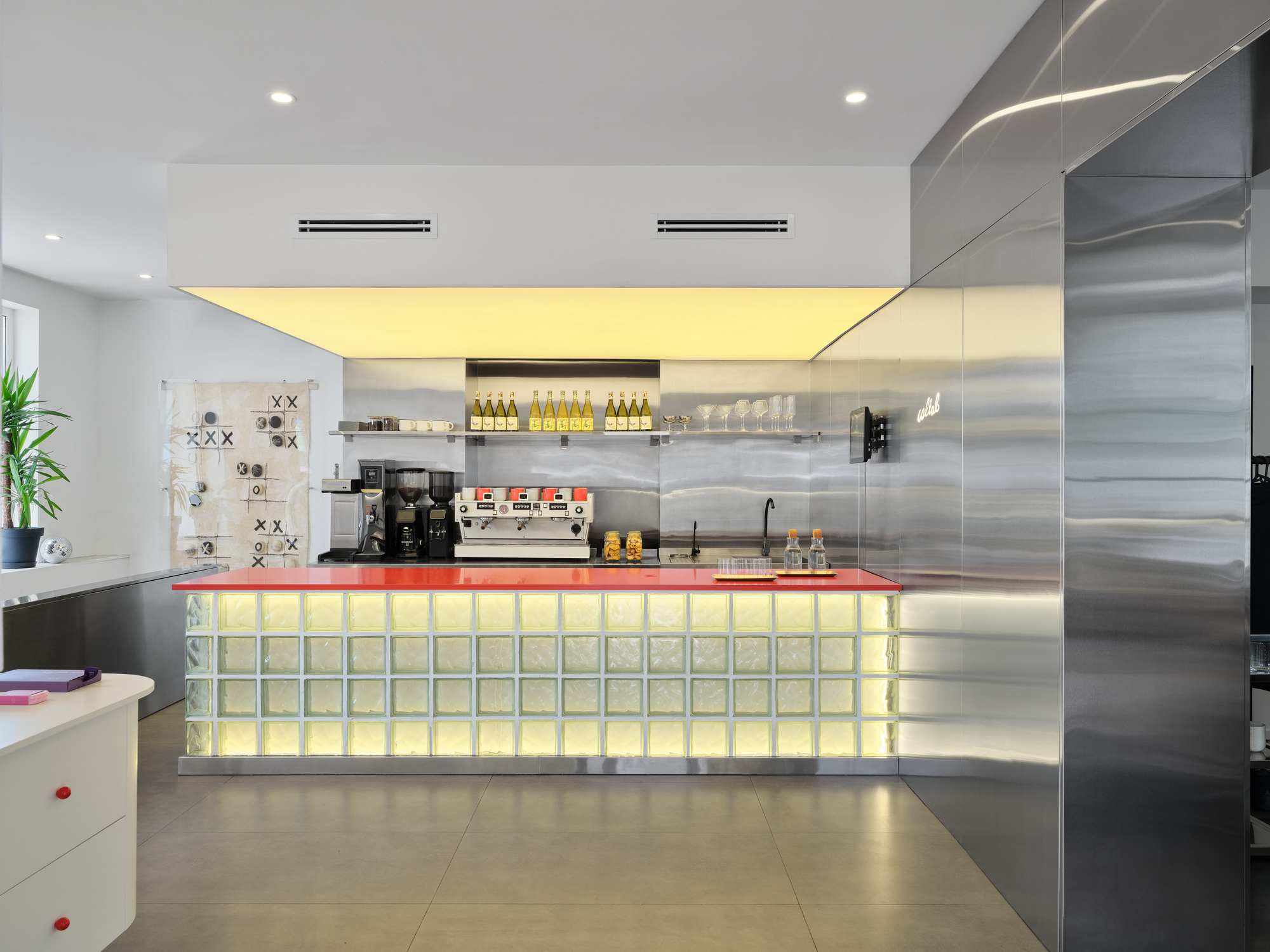 Collab Cafe & Concept Store / Levelstudio