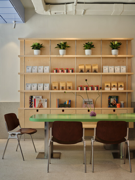 Sangwich Club / east bureau - Image 7 of 25