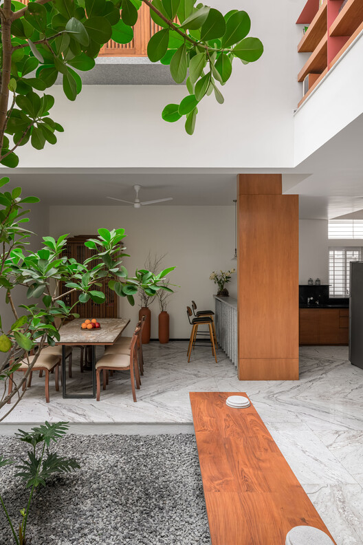 Kian Residence / Kamat & Rozario Architecture - Image 11 of 23