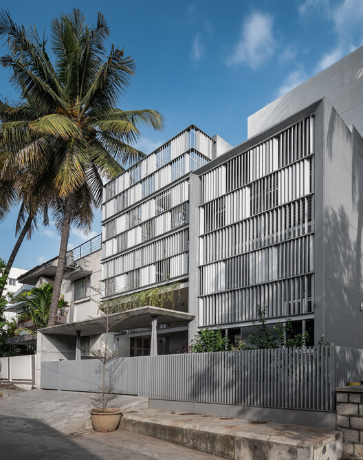 Kian Residence / Kamat & Rozario Architecture - Image 7 of 23