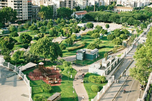 Designing the In-Between: From Tactical Interventions to Urban Policy in Barcelona Designing the In-Between: From Tactical Interventions to Urban Policy in Barcelona - Image 11 of 22