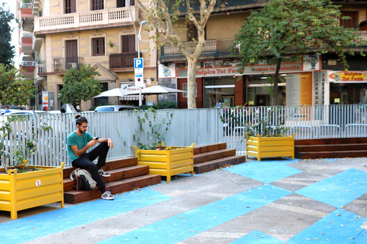 Designing the In-Between: From Tactical Interventions to Urban Policy in Barcelona Designing the In-Between: From Tactical Interventions to Urban Policy in Barcelona - Image 5 of 22