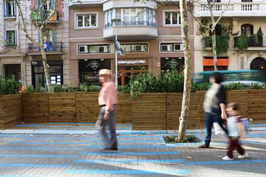 Designing the In-Between: From Tactical Interventions to Urban Policy in Barcelona Designing the In-Between: From Tactical Interventions to Urban Policy in Barcelona - Image 21 of 22