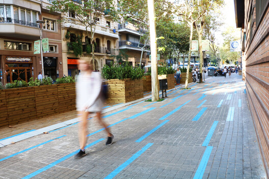 Designing the In-Between: From Tactical Interventions to Urban Policy in Barcelona Designing the In-Between: From Tactical Interventions to Urban Policy in Barcelona - Image 20 of 22