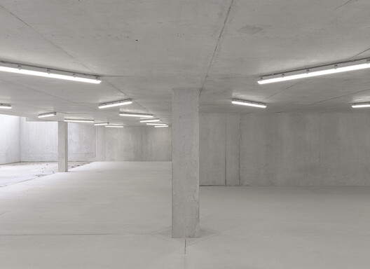 TOUR / GENS TOUR / GENS - Interior Photography, Concrete