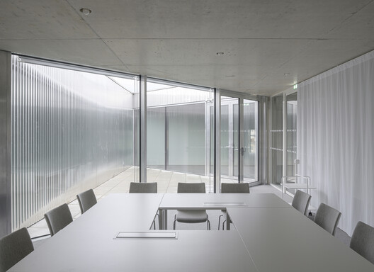 TOUR / GENS TOUR / GENS - Interior Photography, Glass