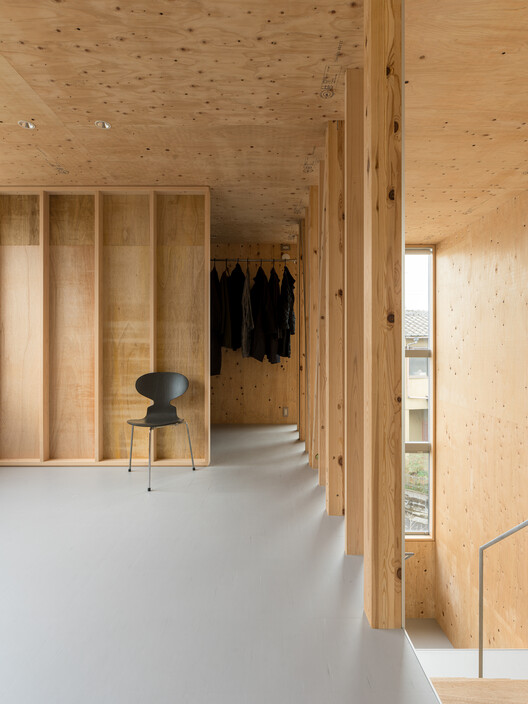 House in Minamigata / Yutaka Yoshida Architect & Associates House in Minamigata / Yutaka Yoshida Architect & Associates - Interior Photography, Closet, Wood