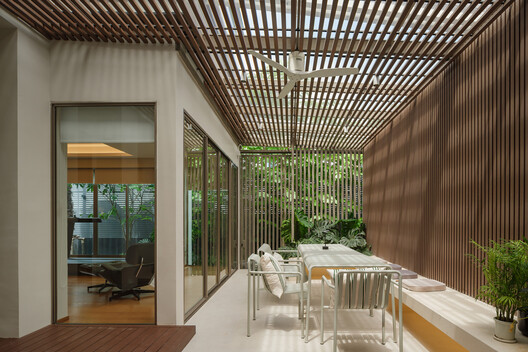 Prukpirom House Renovation (PPR House) / S+S Architects Prukpirom House Renovation (PPR House) / S+S Architects - Interior Photography, Dining room
