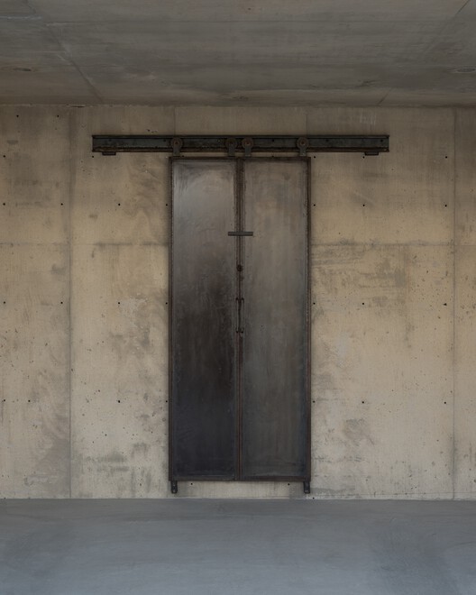 Mikagecho House / Tomoaki Uno Architects - Interior Photography, Wood, Concrete