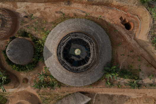 Catching Fog: How Architecture Collects Water from the Air Catching Fog: How Architecture Collects Water from the Air - Image 1 of 11