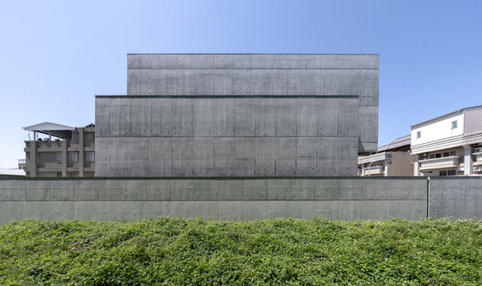 Fengyuan Residence / Mao, Shen-Chiang Architecture Studio Fengyuan Residence / Mao, Shen-Chiang Architecture Studio - Exterior Photography, Concrete