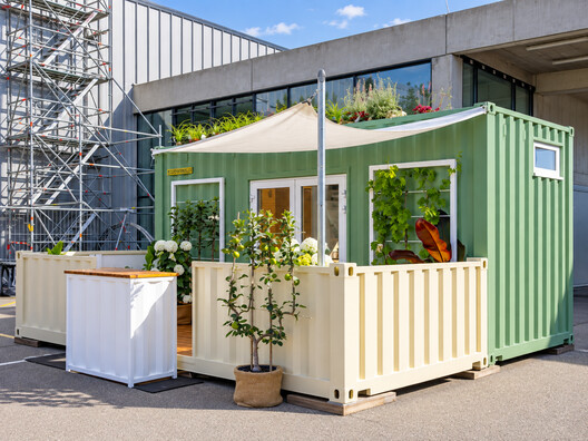 Beyond the Box: What Shipping Container Architecture Gets Right and Where It Falls Short Beyond the Box: What Shipping Container Architecture Gets Right and Where It Falls Short - Image 2 of 6
