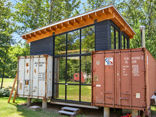 Beyond the Box: What Shipping Container Architecture Gets Right and Where It Falls Short Beyond the Box: What Shipping Container Architecture Gets Right and Where It Falls Short - Image 6 of 6