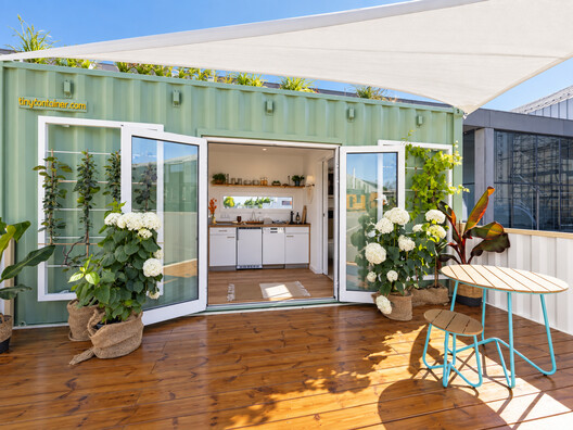 Beyond the Box: What Shipping Container Architecture Gets Right and Where It Falls Short Beyond the Box: What Shipping Container Architecture Gets Right and Where It Falls Short - Image 3 of 6
