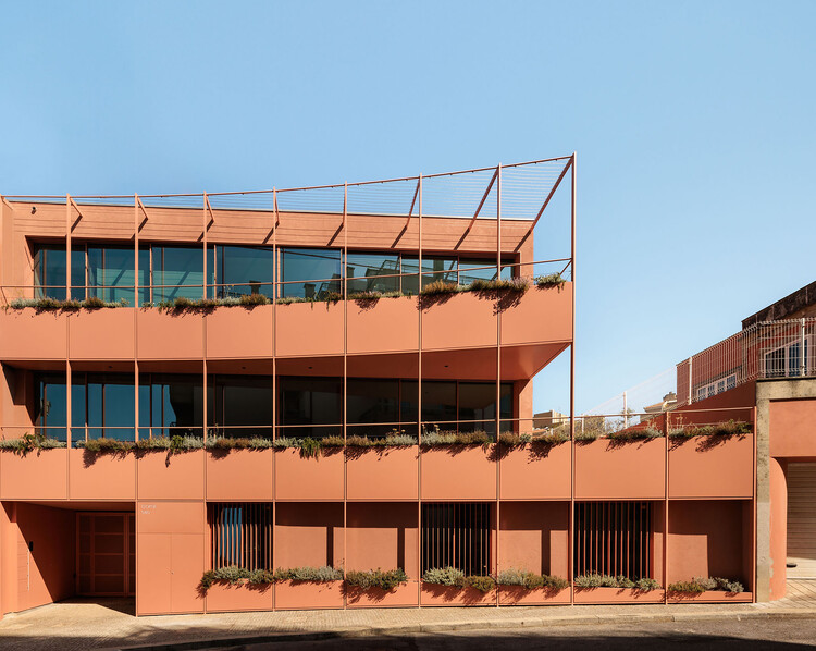 Padre Luís Cabral Building / Hori-zonte - More Images