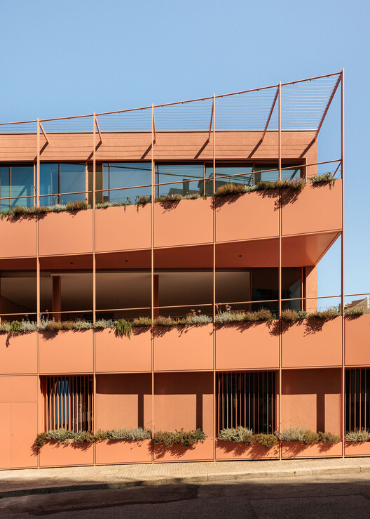 Padre Luís Cabral Building / Hori-zonte - Exterior Photography