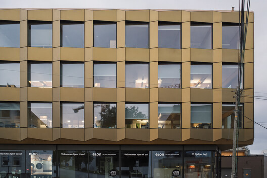 Geometry that Generates Energy: The Solar Facade of Breidablikk Gården, Norway Geometry that Generates Energy: The Solar Facade of Breidablikk Gården, Norway - Image 8 of 27