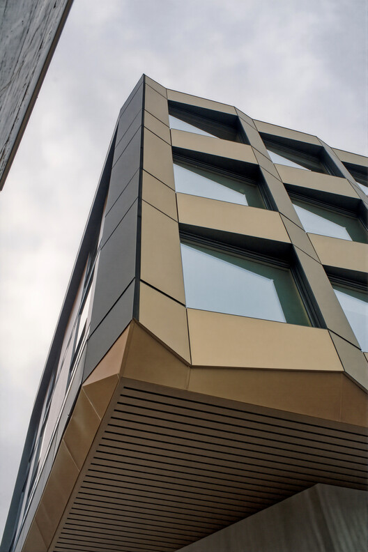 Geometry that Generates Energy: The Solar Facade of Breidablikk Gården, Norway - Image 18 of 27