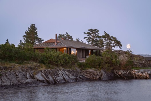 Cabaña Ostøya / R21 Arkitekter - Fotografía exterior, Costa