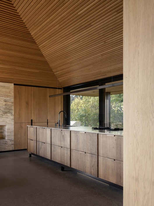 Cabaña Ostøya / R21 Arkitekter - Fotografía interior, Cocina, Madera
