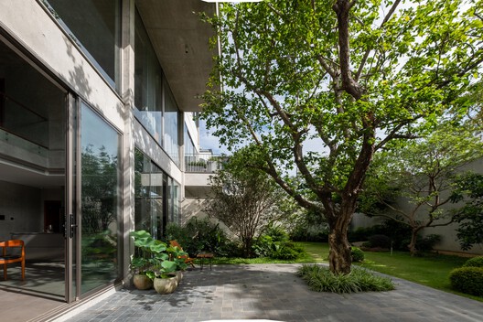 House Q / HGAA House Q / HGAA - Exterior Photography, Balcony, Courtyard