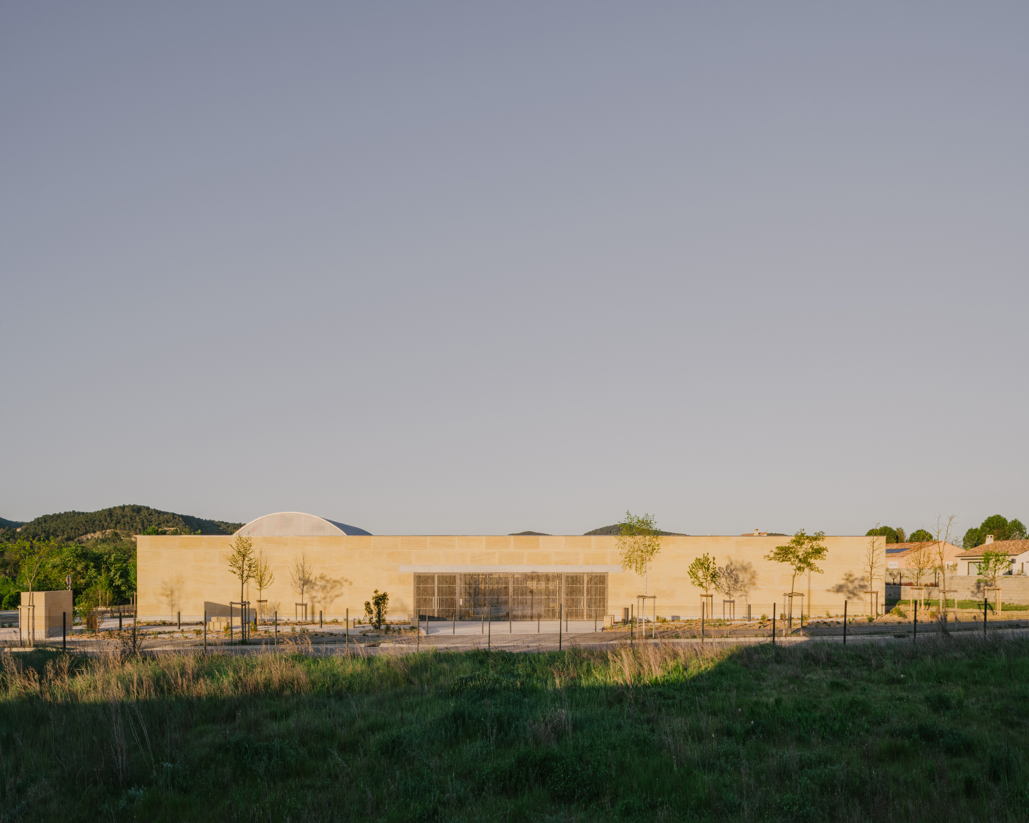 Cultural Center in Vaison-la-Romaine / Tectoniques