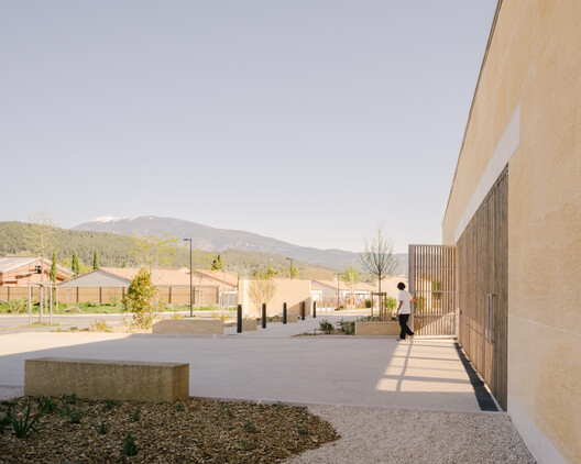 Cultural Center in Vaison-la-Romaine / Tectoniques - Image 6 of 25