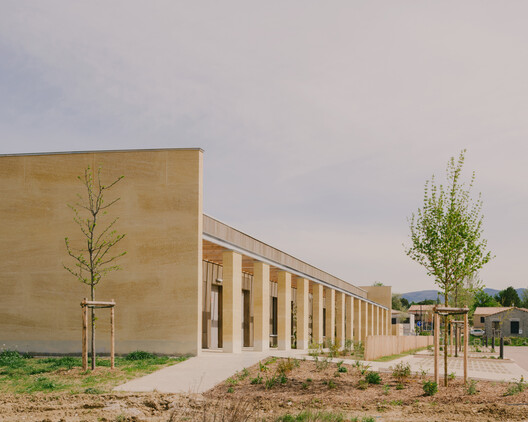 Cultural Center in Vaison-la-Romaine / Tectoniques - Image 2 of 25