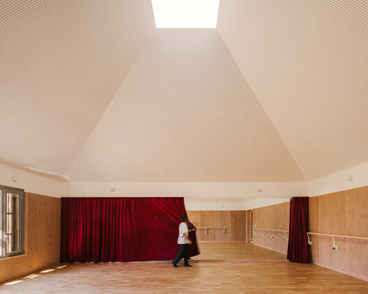 Cultural Center in Vaison-la-Romaine / Tectoniques - Interior Photography