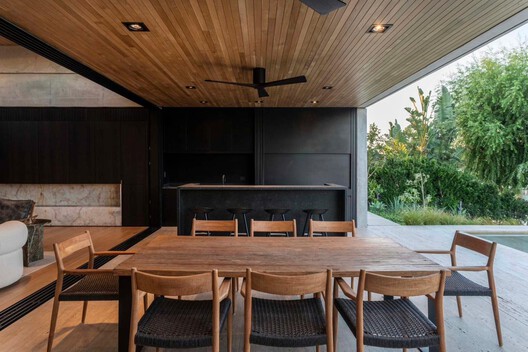 Casa HIKARI / Estudio PK Casa HIKARI / Estudio PK - Fotografía interior, Cocina, Madera, Mesas, Sillas, Encimera