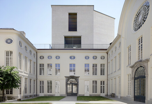 Design Museum Gent Reopens with New Wing by Carmody Groarke and ATAMA Design Museum Gent Reopens with New Wing by Carmody Groarke and ATAMA - Image 6 of 21