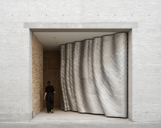 Design Museum Gent Reopens with New Wing by Carmody Groarke and ATAMA Design Museum Gent Reopens with New Wing by Carmody Groarke and ATAMA - Image 16 of 21