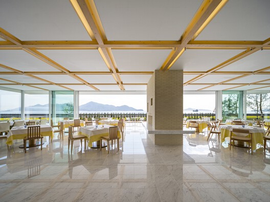 SIMOSE Museum & Auberge / Shigeru Ban Architects SIMOSE Museum & Auberge / Shigeru Ban Architects - Interior Photography, Dining room, Chair
