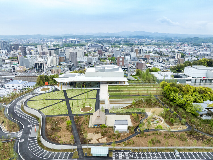 Museu da Cidade de Toyota / Shigeru Ban Architects - Imagem 2 de 13