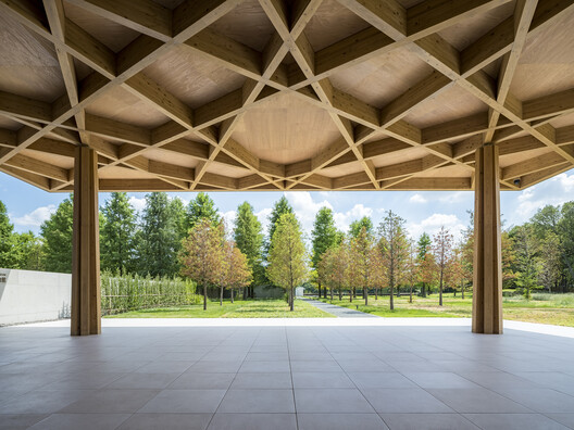 Museu da Cidade de Toyota / Shigeru Ban Architects Museu da Cidade de Toyota / Shigeru Ban Architects - Imagem 3 de 13