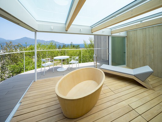 SIMOSE Museum & Auberge / Shigeru Ban Architects SIMOSE Museum & Auberge / Shigeru Ban Architects - Interior Photography, Bathroom, Balcony, Deck