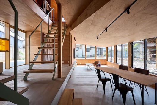 House in Mibu / Tato Architects House in Mibu / Tato Architects - Interior Photography, Dining room, Wood, Beam, Stairs, Deck