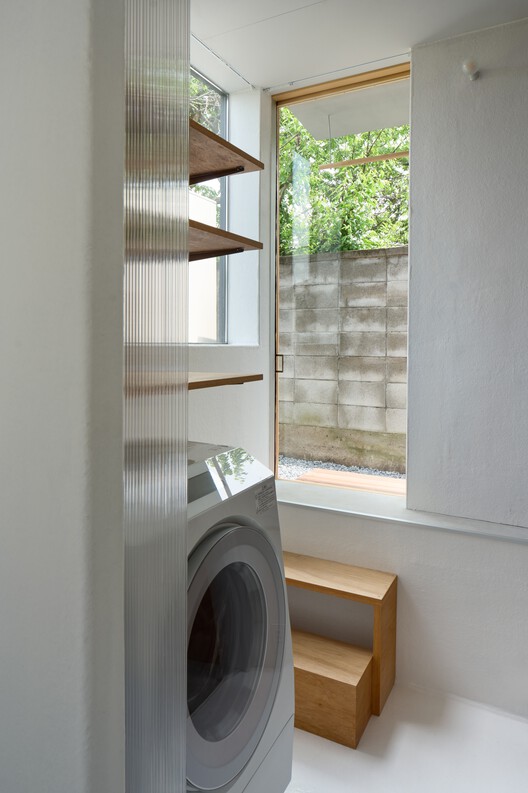 House in Mibu / Tato Architects House in Mibu / Tato Architects - Interior Photography, Wood, Glass