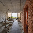 Middle Envelope Apartment / CROSSARCHITECTURE / Mehrdad Makaremi - Interior Photography, Apartment Interiors, Chair