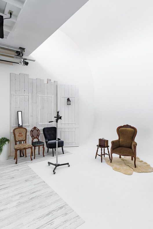 Photography Studio as Local Infrastructure / ArchTank - Interior Photography, Chair, Lighting