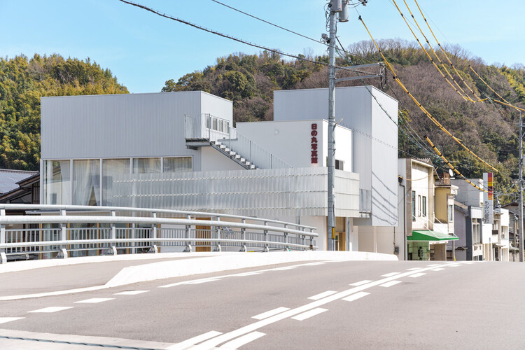 Photography Studio as Local Infrastructure / ArchTank - Image 6 of 14