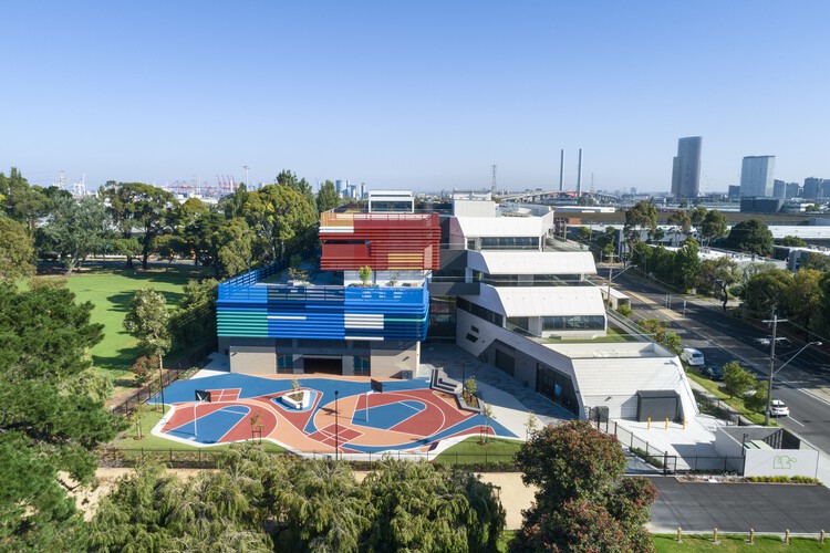 Port Melbourne Secondary College / Billard Leece Partnership - High School